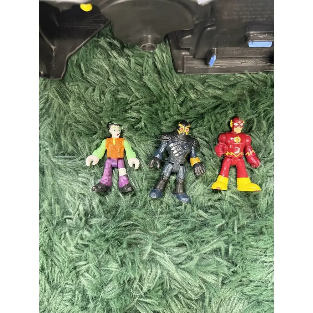 Imaginext DC Super Friends Batcave Playset with 5 Action Figures